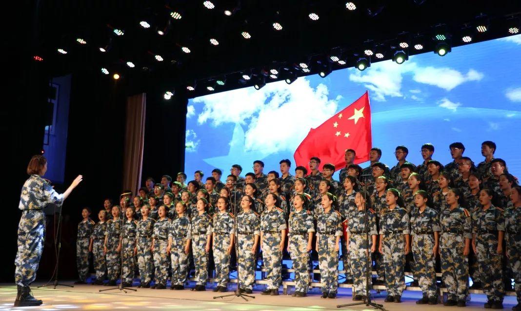 营救迷路的小男孩